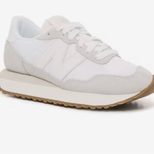 New Balance 237 Sneakers in Grey/White